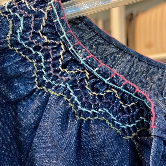 New Directions Jeans embroidered top - Picture 5 of 9